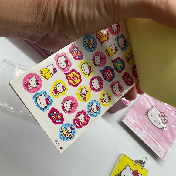 NWT HELLO KITTY POP UP GAME AND STICKERS - Picture 2 of 8